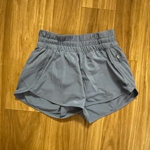 Lululemon Tracker Shorts 4” Water Drop Size 2